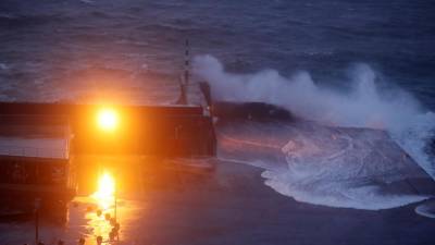 Destruição no Porto das Lajes devido ao furacão põe em causa abastecimento às Flores