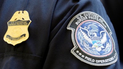 Detenções na fronteira com o México caíram a pique no 1.º mês de Trump como Presidente