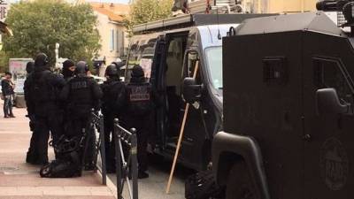 Detido homem que se barricou em museu na Riviera Francesa