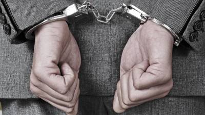 Detido homem que tentou assaltar banco no Brasil mascarado de idoso