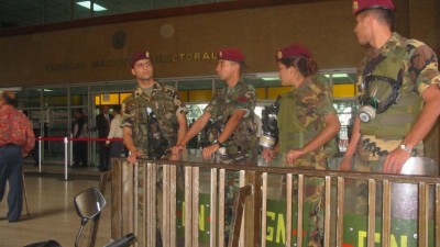 Detidos 18 militares venezuelanos pelo assassinato de 13 pessoas