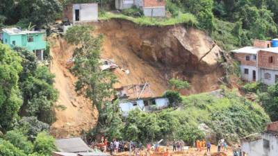 Dez mortos em deslizamento de terra no Rio de Janeiro
