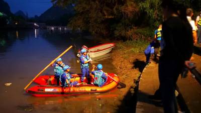 Dezassete mortos em acidente com barcos dragão no sul da China