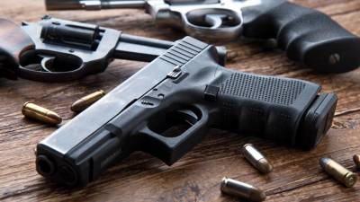 Dezenas de empresas de armas não respeitam defesa de direitos humanos