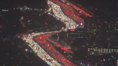 Dia de Acção de Graças provoca engarrafamento descomunal em Los Angeles