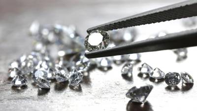 Diamante de 49 quilates entre as peças roubadas de museu alemão