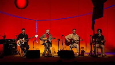 Digressão de Caetano Veloso com os filhos chega hoje a Portugal