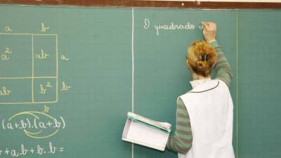 Docentes dos colégios de ensino especial com salários em atraso avançam para greve