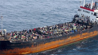 Dois barcos com cerca de 170 refugiados afundaram