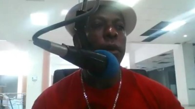 Dois jornalistas de uma rádio mortos em plena emissão