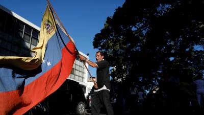 Dois jovens irmãos lusodescendentes editam revista venezuelana para diplomatas