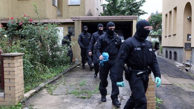 Dois radicais detidos na Alemanha por suspeita de estarem a planear atentado
