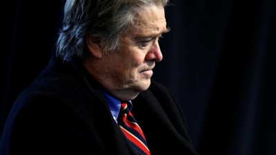 Donald Trump afasta Steve Bannon do Conselho de Segurança Nacional