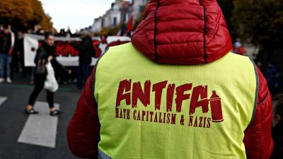 Donald Trump classifica movimento antifascista como organização terrorista