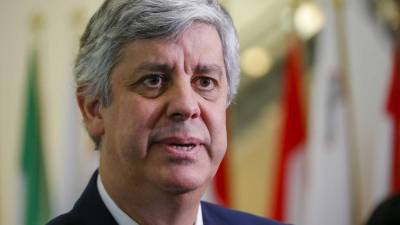Economistas alertam para riscos e “situação potencialmente perigosa para contas públicas”