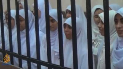 Egipto tortura presos políticos com reclusão prolongada em solitária