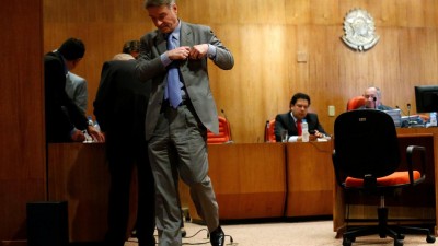 Eike Batista está nos EUA e vai entregar-se à polícia no Brasil