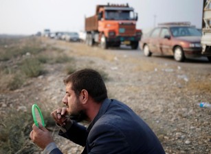 Elementos do Estado Islâmico cortam barbas à espera do iminente ataque a Mossul