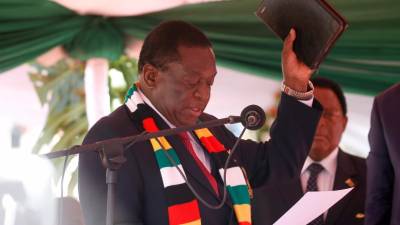 Emmerson Mnangagwa investido oficialmente como Presidente do Zimbabué
