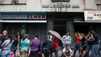 Empregados da Central Madeirense na Venezuela protestaram a exigir melhores salários