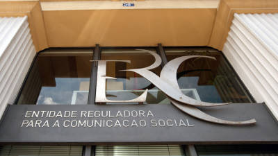 ERC defende revisão da lei da televisão que lhe limita acção sobre discriminação