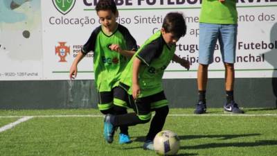Escola de Futebol do CF Carvalheiro volta aos treinos esta quinta-feira