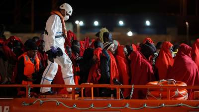 Espanha aceita navio com 300 migrantes após recusas de Malta e Itália