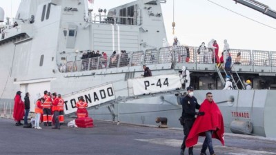 Espanha resgata 500 migrantes de 46 embarcações que atravessavam o Mediterrâneo
