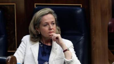 Espanha tenta “amadurecer” Nadia Calviño para suceder a Centeno no Eurogrupo