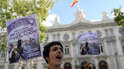 Espanhóis indignados com absolvição do crime de violação porque vítima estava inconsciente