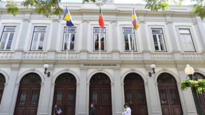 Espectáculo ‘A Pulga Atrás da Orelha’ em exibição no Teatro Baltazar Dias até quinta-feira