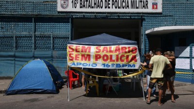 Estado brasileiro do Espírito Santo acusa 700 polícias pelo crime de revolta