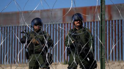 Estados Unidos reabrem fronteira com México