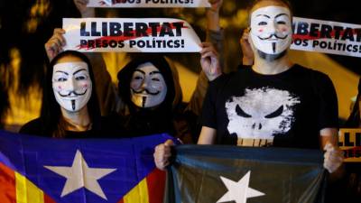 Estudantes mantêm protesto no centro de Barcelona