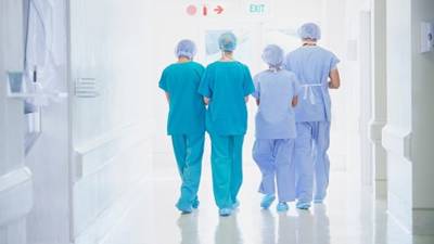 Estudo revela que cortinas dos hospitais são ninho de bactérias