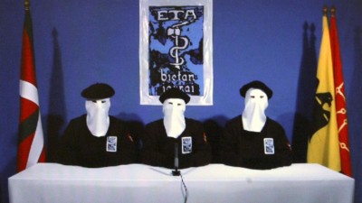 ETA entrega lista de locais onde escondeu armas