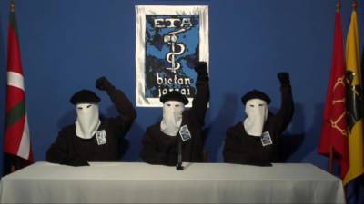 ETA oficializa dissolução e põe fim a toda a actividade política