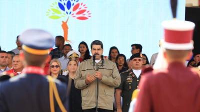 EUA anulam vistos de 77 elementos da ala Maduro