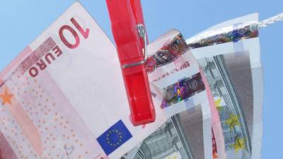 Euro recua devido a nervosismo com queda da lira turca