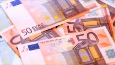 Euro segue em baixa após tomada de posse do novo Governo de Itália