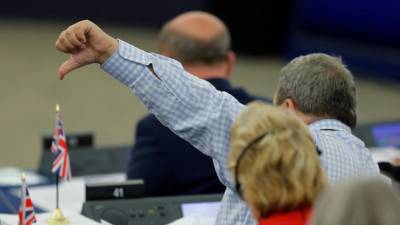 Eurodeputados contra sanções penais por ajuda humanitária