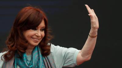Ex-Presidente da Argentina Cristina Kirchner será julgada por corrupção