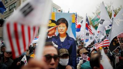 Ex-Presidente da Coreia do Sul Park Geun-hye condenada a 24 anos de prisão