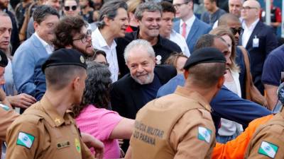 Ex-presidente Dilma Rousseff diz que Lula é consciente de representar a esperança perante Bolsonaro