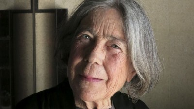 Exposição com álbuns de família da artista Lourdes Castro inaugura hoje
