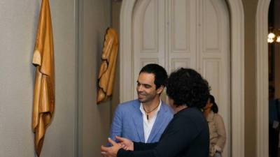 Exposição ‘Em Suspenso’ de Jacinto Rodrigues inaugurada no Teatro Baltazar Dias