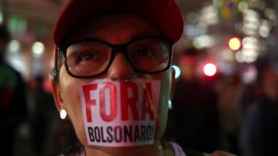 Exército brasileiro proíbe que civis comprem fuzis mas autoriza pistolas