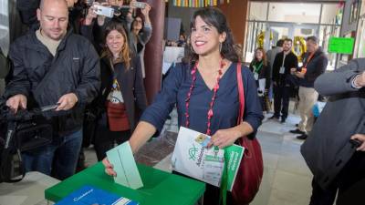Extrema-direita entra no parlamento da Andaluzia em eleições ganhas por PSOE