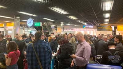 Falso alarme de sequestro a bordo levou a evacuação do aeroporto de Amsterdão