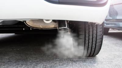 Federação europeia diz que Bruxelas descobriu manipulação de emissões nos carros